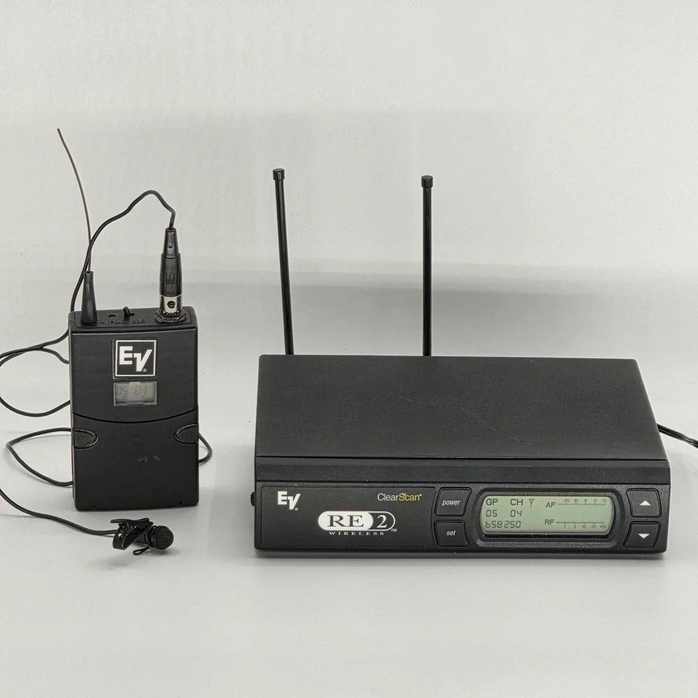Electro-Voice RE-2 Wireless System Receiver With Clip Microphone Acessories Case